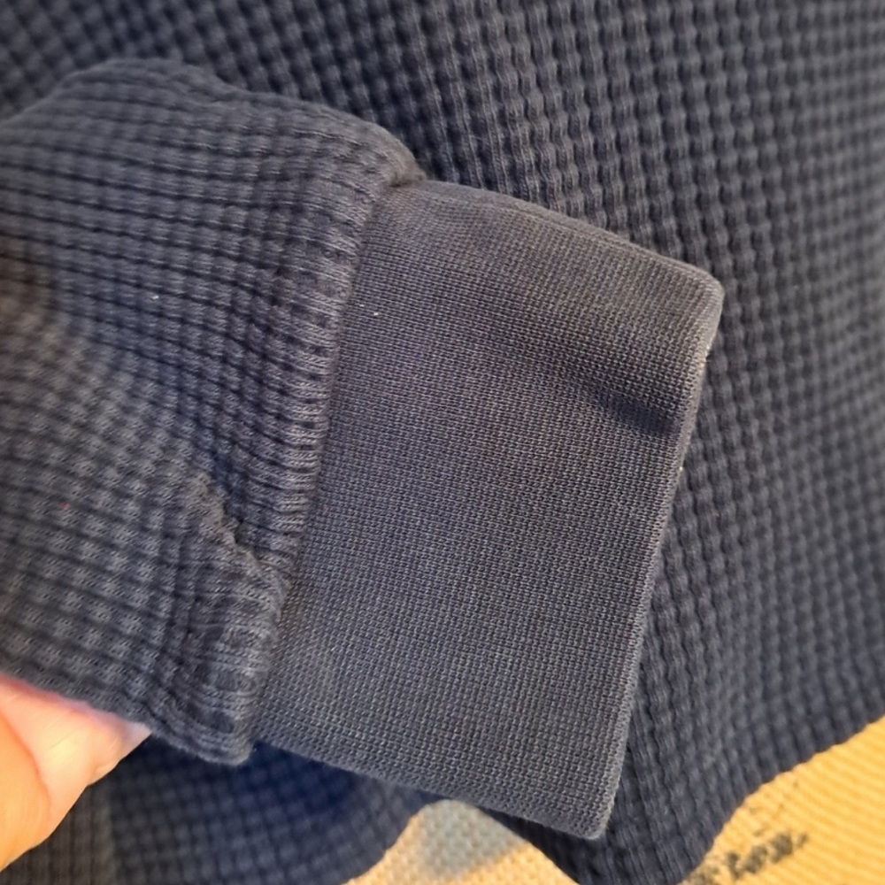 Hudson oversized waffle weave cropped raglan sweatshirt. Medium - Picture 3 of 13